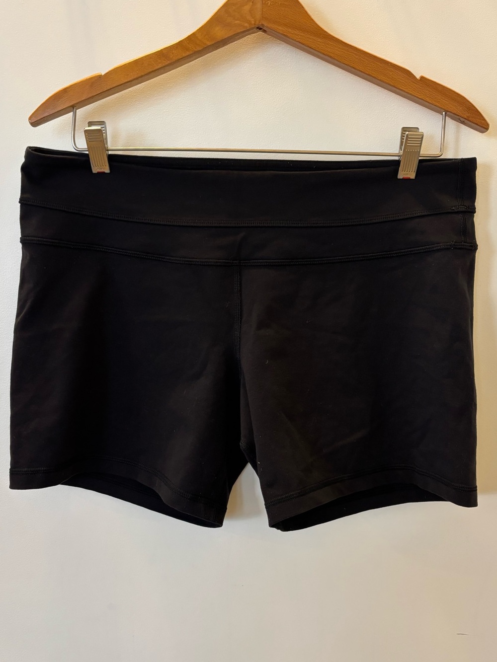 Lululemon Black Fitted Yoga Workout Shorts Size 12